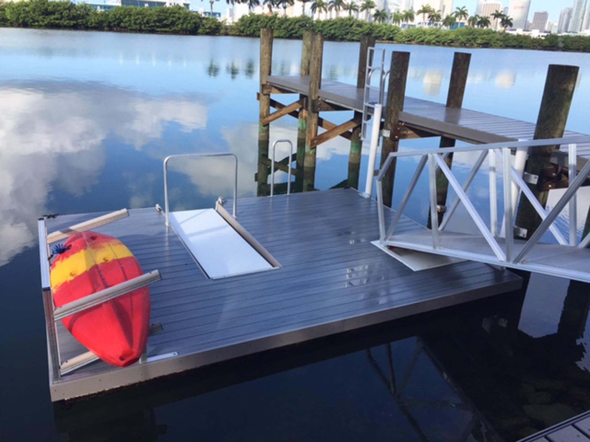Boomer Kayak Slip Dock Package