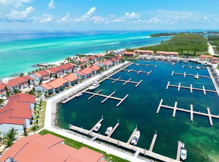 floating marina dock at Bimini Cove Resort in The Bahamas
