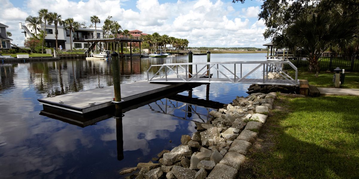Why Choosing the Right Dock on a River Matters for Changing Water Levels
