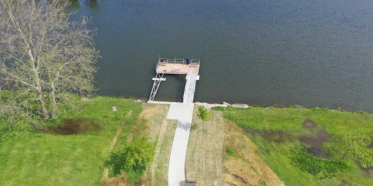 Floating Fishing Pier that is residential